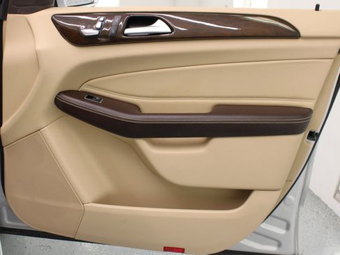 Used 2016 Mercedes-Benz GLE 350 w/ Premium Package image 50