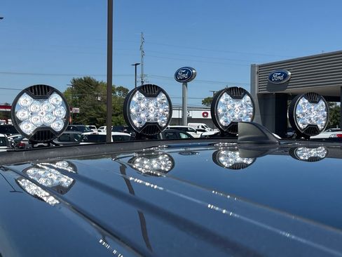 Used 2023 Nissan Titan PRO-4X w/ Pro-4x Convenience Package AWD/4WD image 41