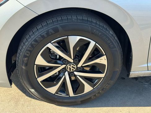 Used 2024 Volkswagen Jetta S image 9