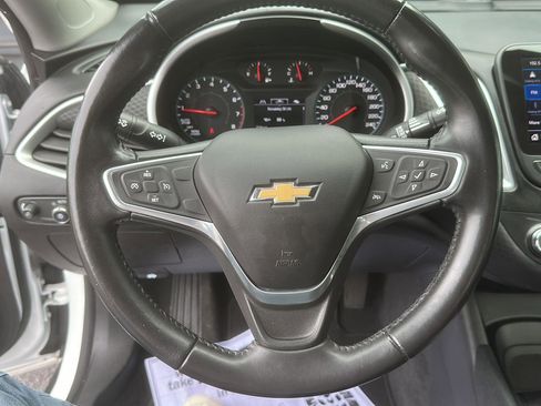 Used 2022 Chevrolet Malibu RS image 32