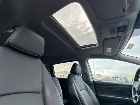 Certified 2024 Honda Odyssey EX-L image 18