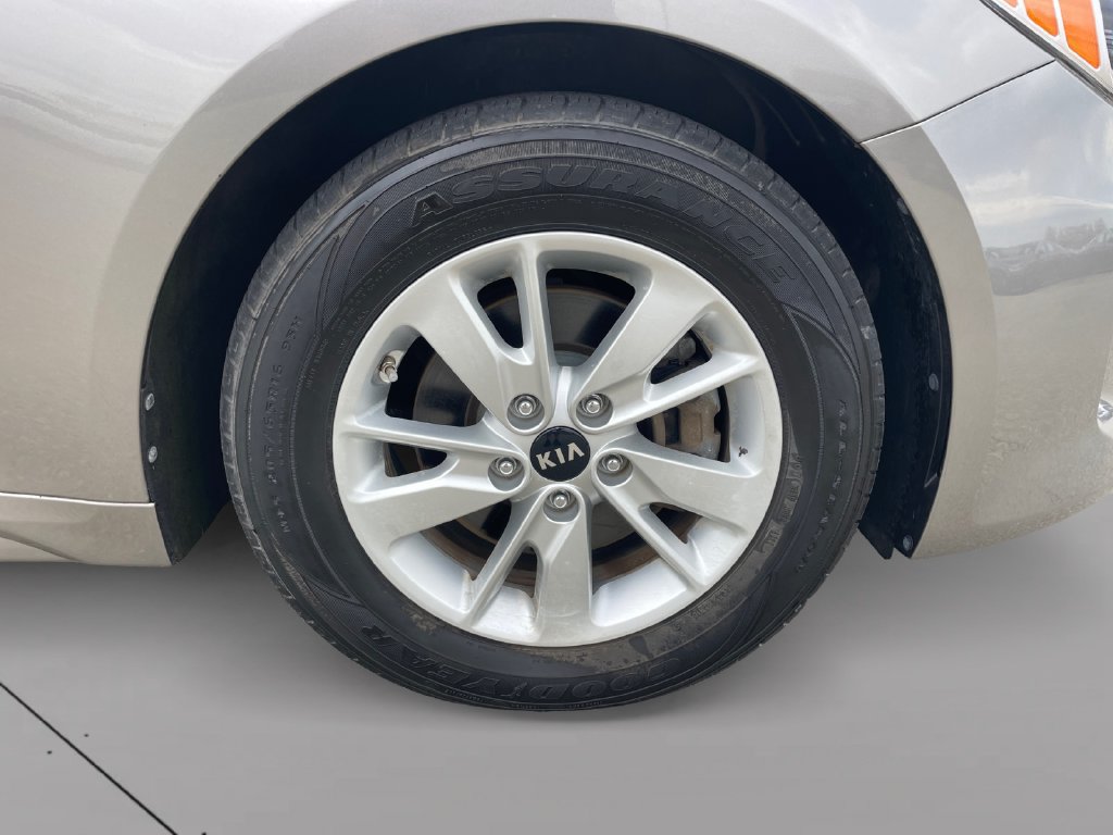 Used 2016 Kia Optima LX FWD image 9
