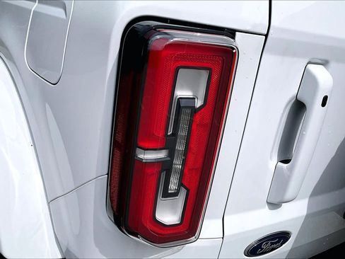 Used 2021 Ford Bronco Outer Banks AWD/4WD image 28