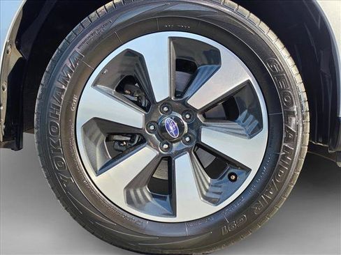 Used 2018 Subaru Forester 2.5i Limited AWD/4WD image 9