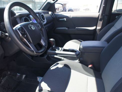 Used 2023 Toyota Tacoma TRD Off-Road AWD/4WD image 12
