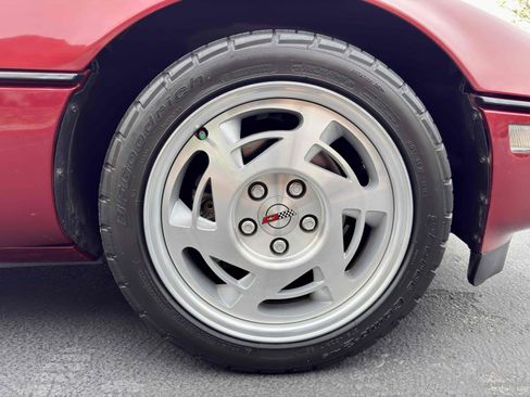 Used 1990 Chevrolet Corvette Coupe image 23