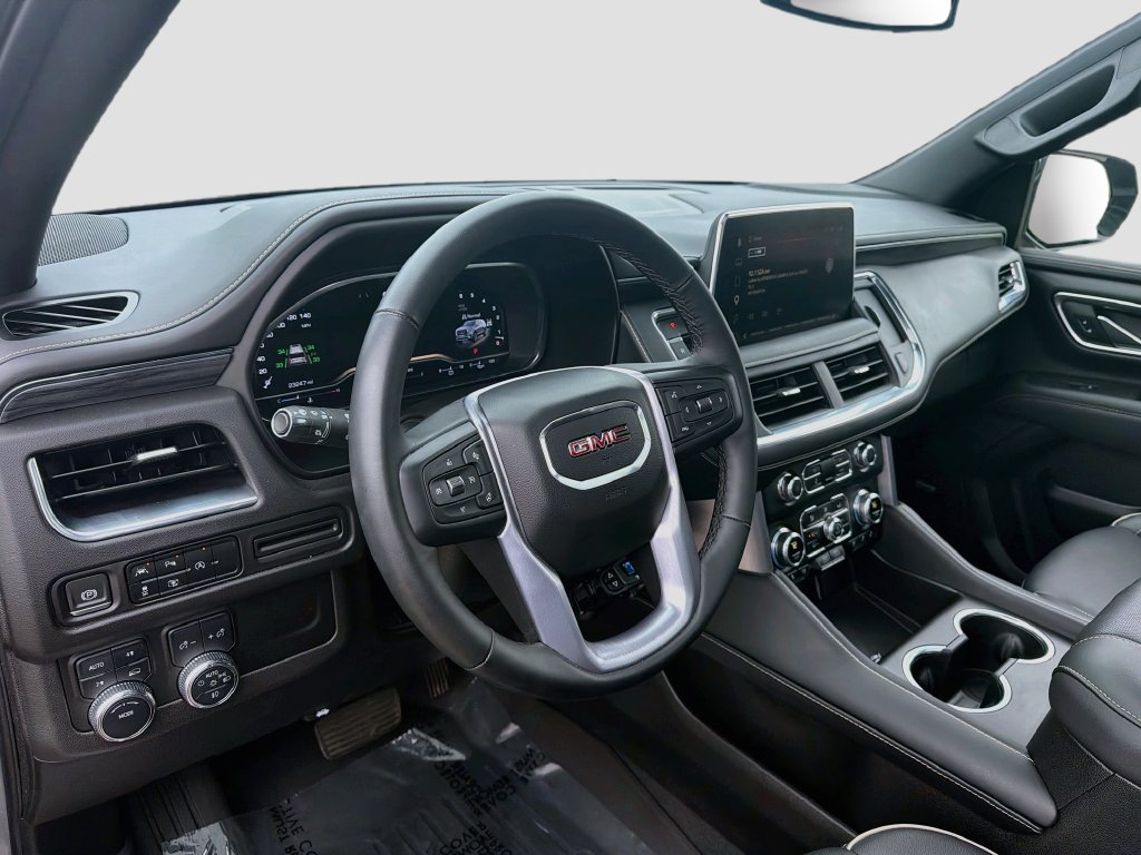 Used 2023 GMC Yukon SLT w/ SLT Premium Package AWD/4WD image 9