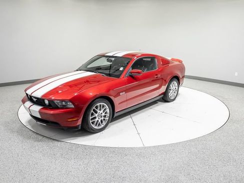 Used 2012 Ford Mustang GT Premium w/ HID Headlamps & Security Pkg RWD image 29