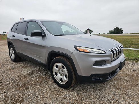Used 2015 Jeep Cherokee Sport AWD/4WD image 5