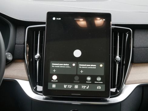 New 2026 Volvo XC90 B6 Plus w/ Protection Package Premier image 8