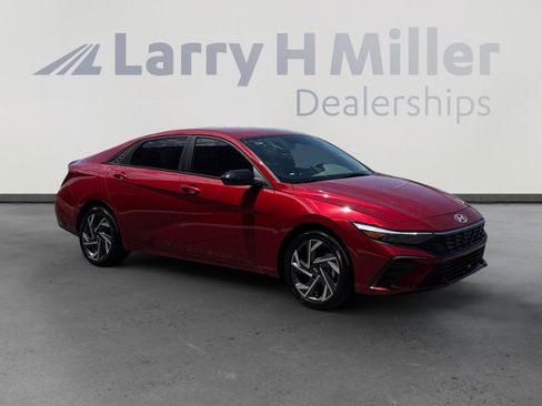 Certified 2025 Hyundai Elantra Sport FWD image 8