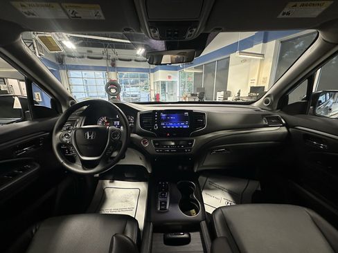Used 2023 Honda Ridgeline RTL image 2