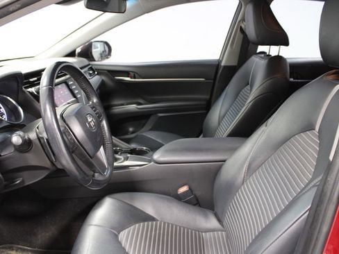 Used 2018 Toyota Camry SE image 15