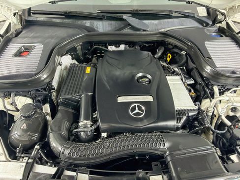 Used 2019 Mercedes-Benz GLC 300 4MATIC image 34
