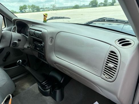 Used 2001 MAZDA B-Series Pickup 2WD Cab Plus B3000 image 18