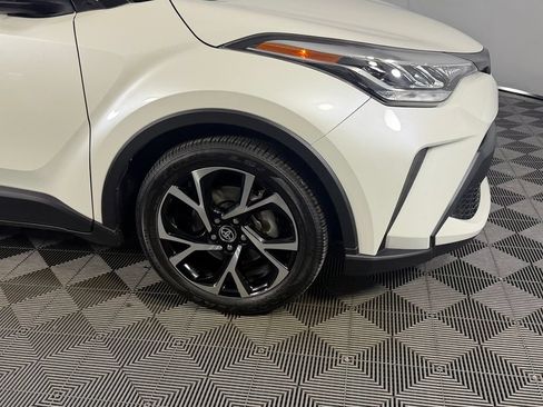 Used 2021 Toyota C-HR XLE FWD image 6