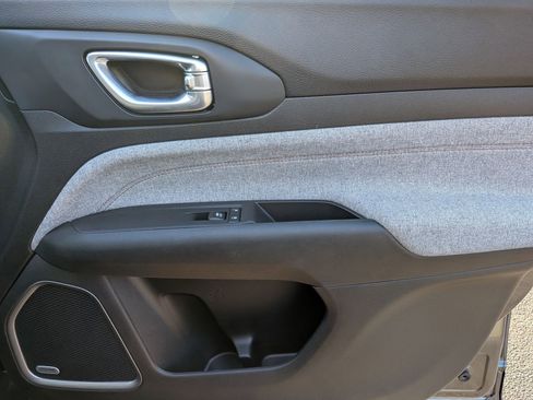 Used 2022 Jeep Compass Latitude w/ Sun and Sound Group image 37