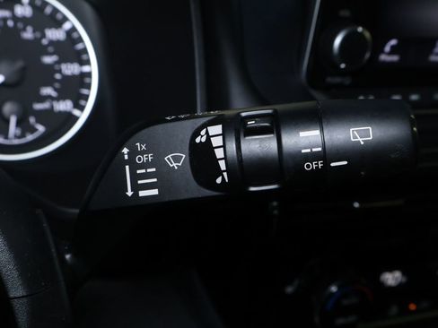 Used 2023 Nissan Rogue SL image 25