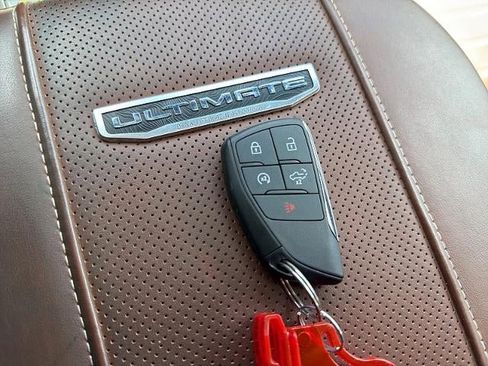 Used 2024 GMC Sierra 2500 Denali Ultimate AWD/4WD image 32