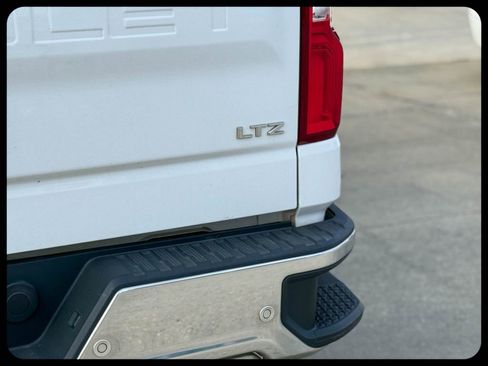 Used 2019 Chevrolet Silverado 1500 LTZ w/ LTZ Plus Package AWD/4WD image 7
