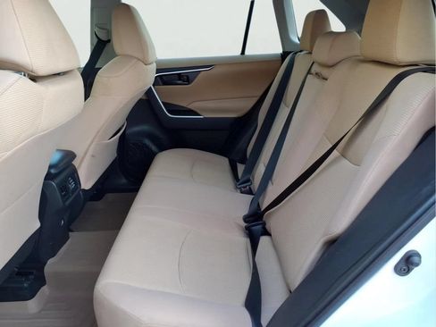 Used 2022 Toyota RAV4 LE FWD image 20