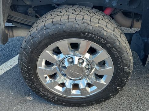 Used 2019 GMC Sierra 2500 Denali w/ Duramax Plus Package AWD/4WD image 10