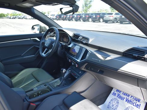 Used 2025 Audi Q3 2.0T Premium w/ Convenience Package AWD/4WD image 25