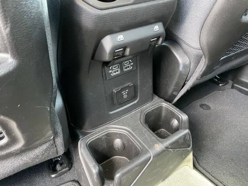 Used 2026 Jeep Wrangler Unlimited Rubicon AWD/4WD image 9