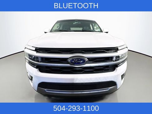 Used 2022 Ford Expedition XLT image 2