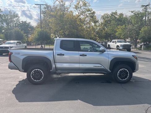 New 2025 Toyota Tacoma TRD Off-Road image 7