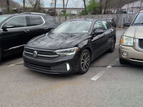 Used 2023 Volkswagen Jetta Sport image 1