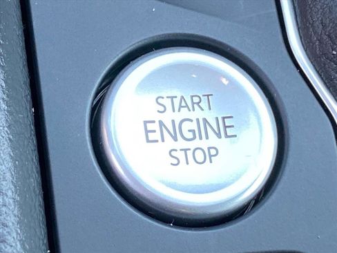 Certified 2021 Volkswagen Atlas SEL Premium image 19