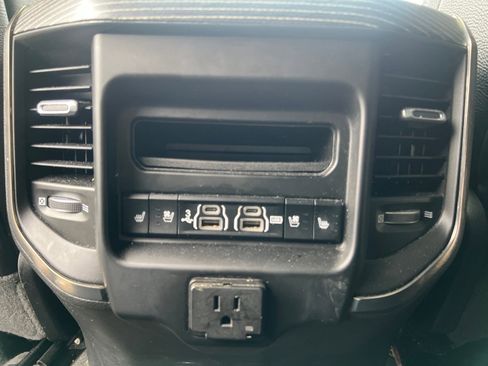 Used 2020 RAM 1500 Limited w/ Black Appearance Package AWD/4WD image 26