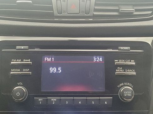 Used 2018 Nissan Rogue Sport SV image 25