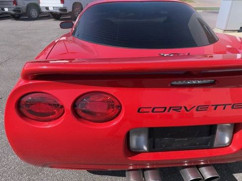 Used 2000 Chevrolet Corvette Coupe w/ Roof Pkg image 18