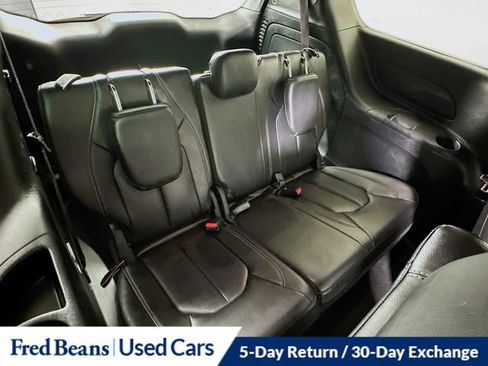 Used 2022 Chrysler Pacifica Touring-L w/ S Appearance Package image 28