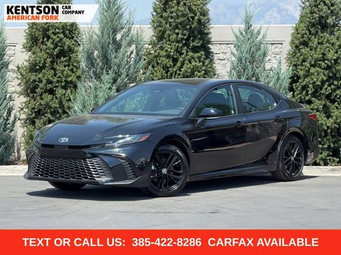 Used 2026 Toyota Camry SE FWD image 1