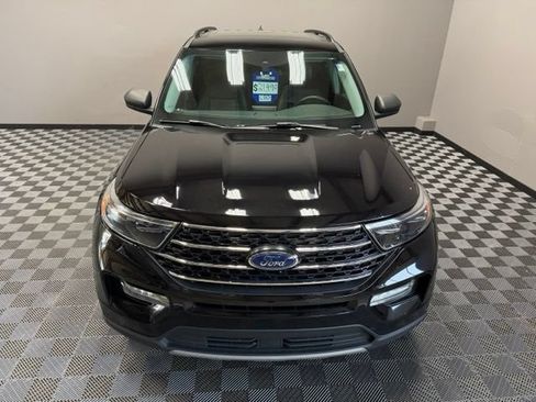 Used 2021 Ford Explorer XLT w/ Equipment Group 202A AWD/4WD image 5