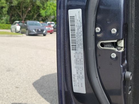 Used 2016 RAM 1500 Laramie w/ Convenience Group AWD/4WD image 30