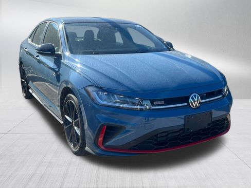 Used 2025 Volkswagen Jetta GLI Autobahn FWD image 2