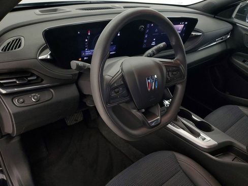 Used 2025 Buick Envista Preferred image 12