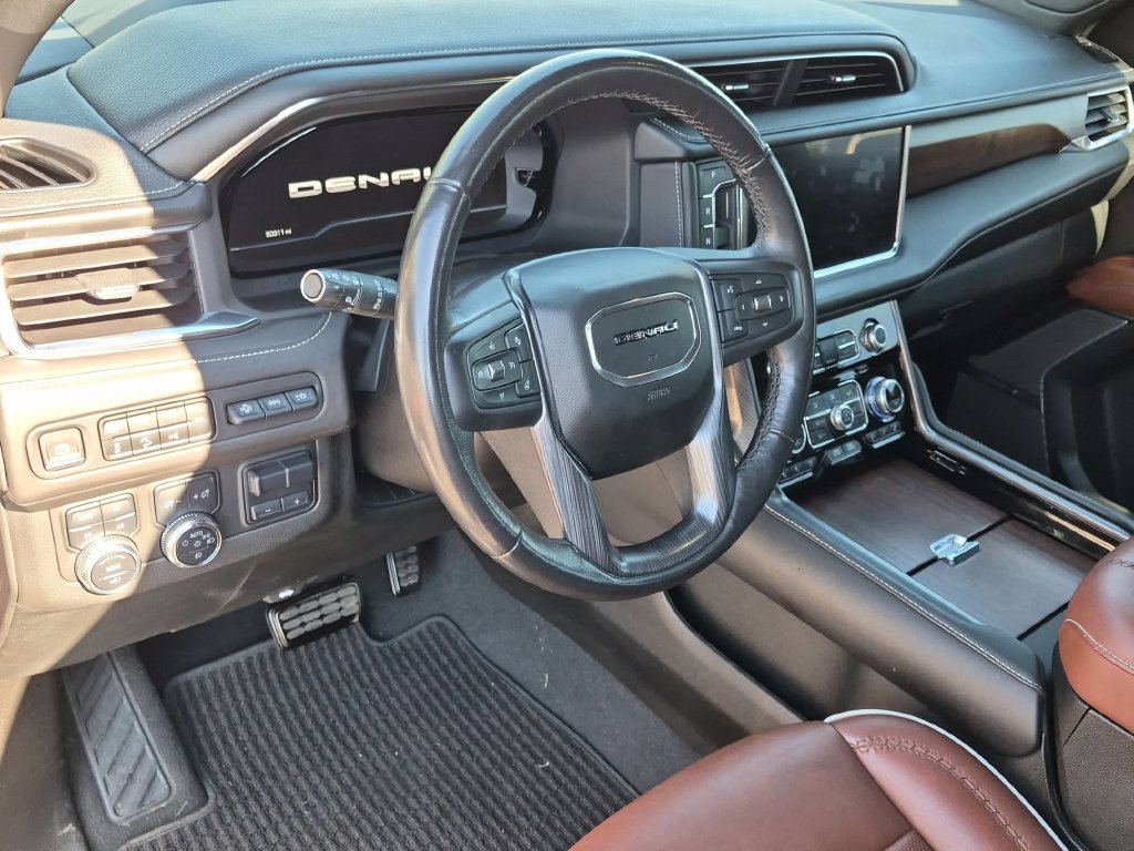 Used 2023 GMC Yukon XL Denali Ultimate AWD/4WD image 12