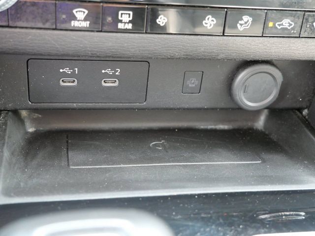 Used 2025 Mitsubishi Outlander AWD image 24