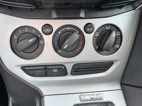 Used 2013 Ford Focus SE FWD image 45
