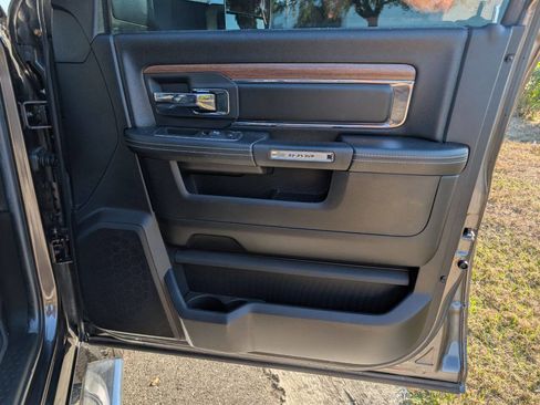 Used 2016 RAM 2500 Laramie w/ Convenience Group image 15