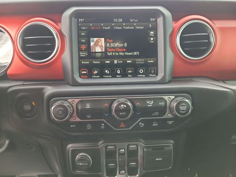 Used 2021 Jeep Gladiator Rubicon image 24