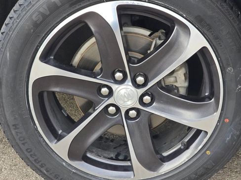 Used 2020 Buick Enclave Essence w/ Sport Touring Edition image 9