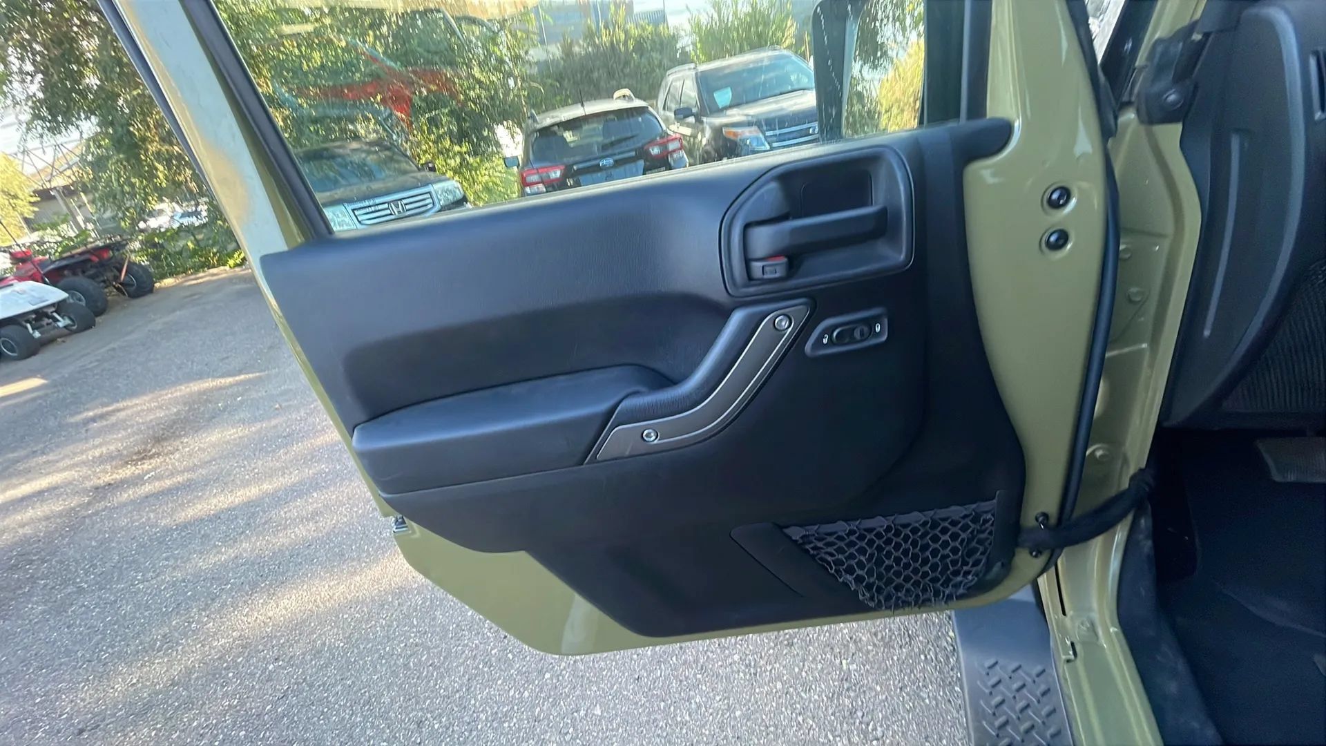 Used 2013 Jeep Wrangler Unlimited Sport AWD/4WD image 17
