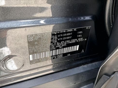 Used 2022 Toyota RAV4 XLE AWD/4WD image 35