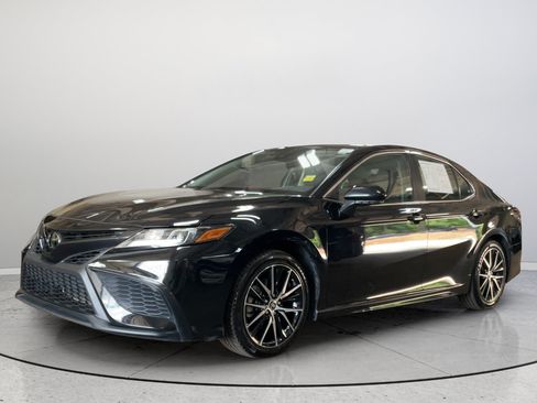 Used 2024 Toyota Camry SE FWD image 5